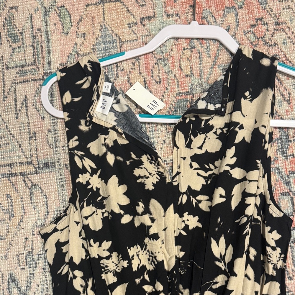 GAP Black and Cream Floral Romper - Picture 3 of 3